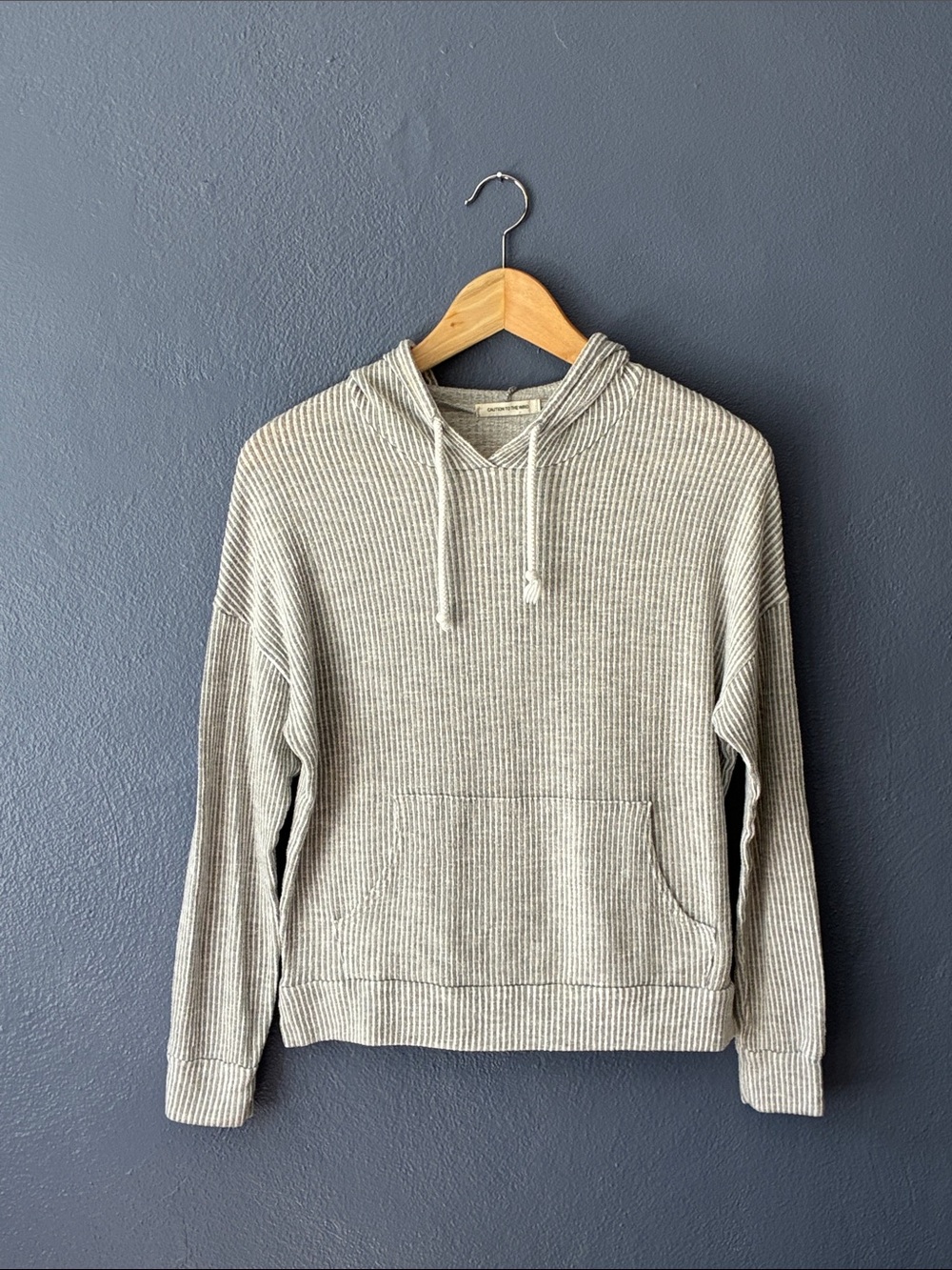 Caution To The Wind Gray Hooded Ribbed Pullover Sweatshirt Medium